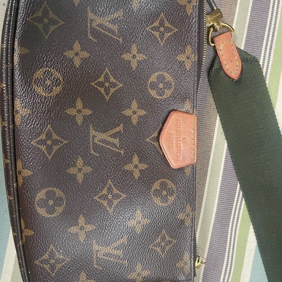 CROSSBODY POUCH WITH COIN PURSE- LOUIS VUITTON - Hunter green strap - Picture 7 of 10